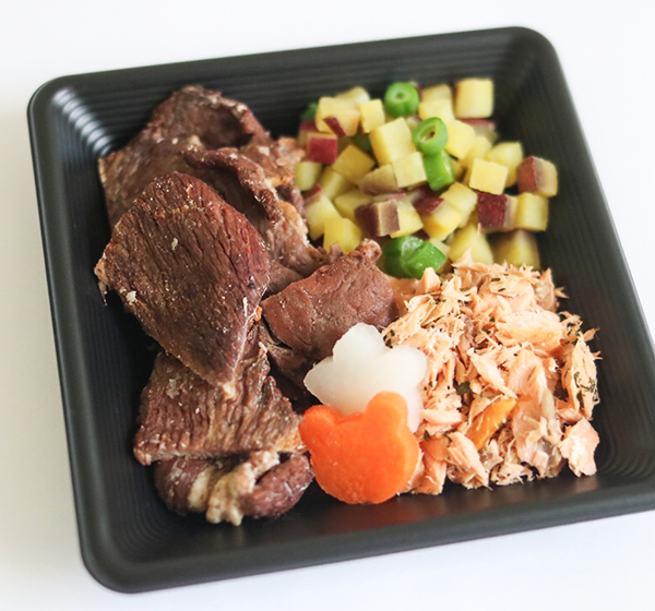 エゾ鹿と北海道サーモン